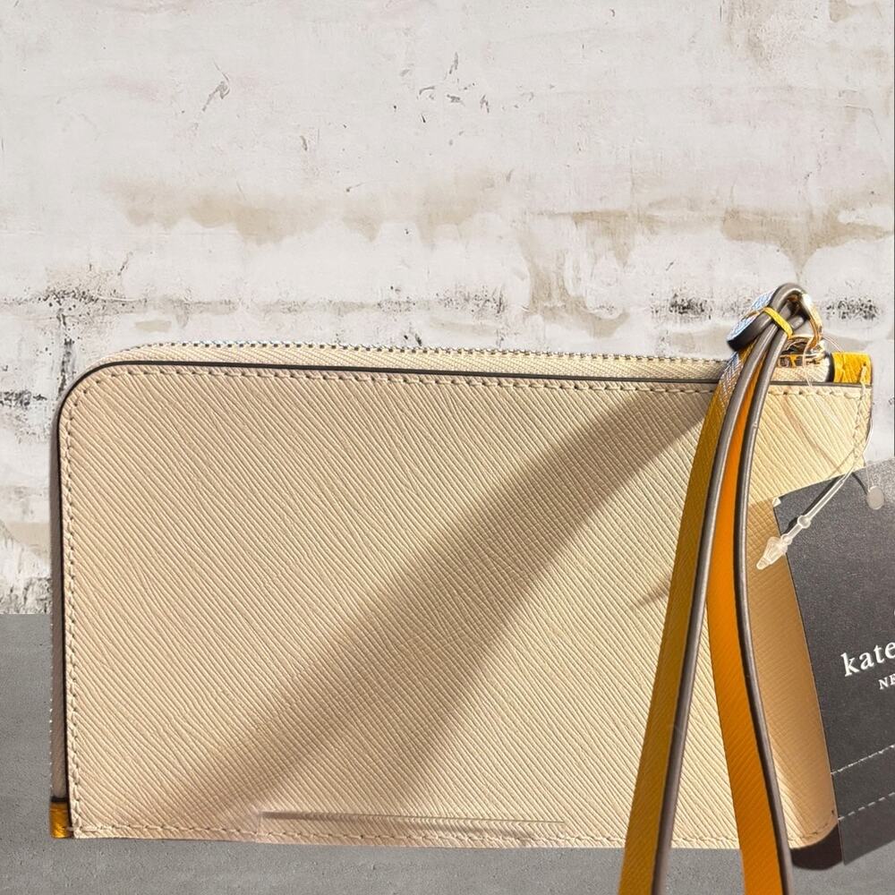 Kate Spade NWT Lucy Bicolor L-Zip Wristlet in Daffodil - Picture 4 of 7